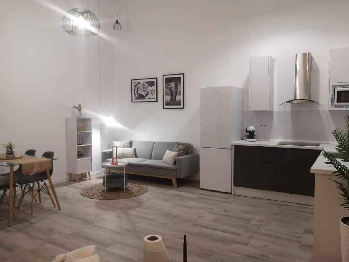 La Victoria Suites Малага Екстериор снимка